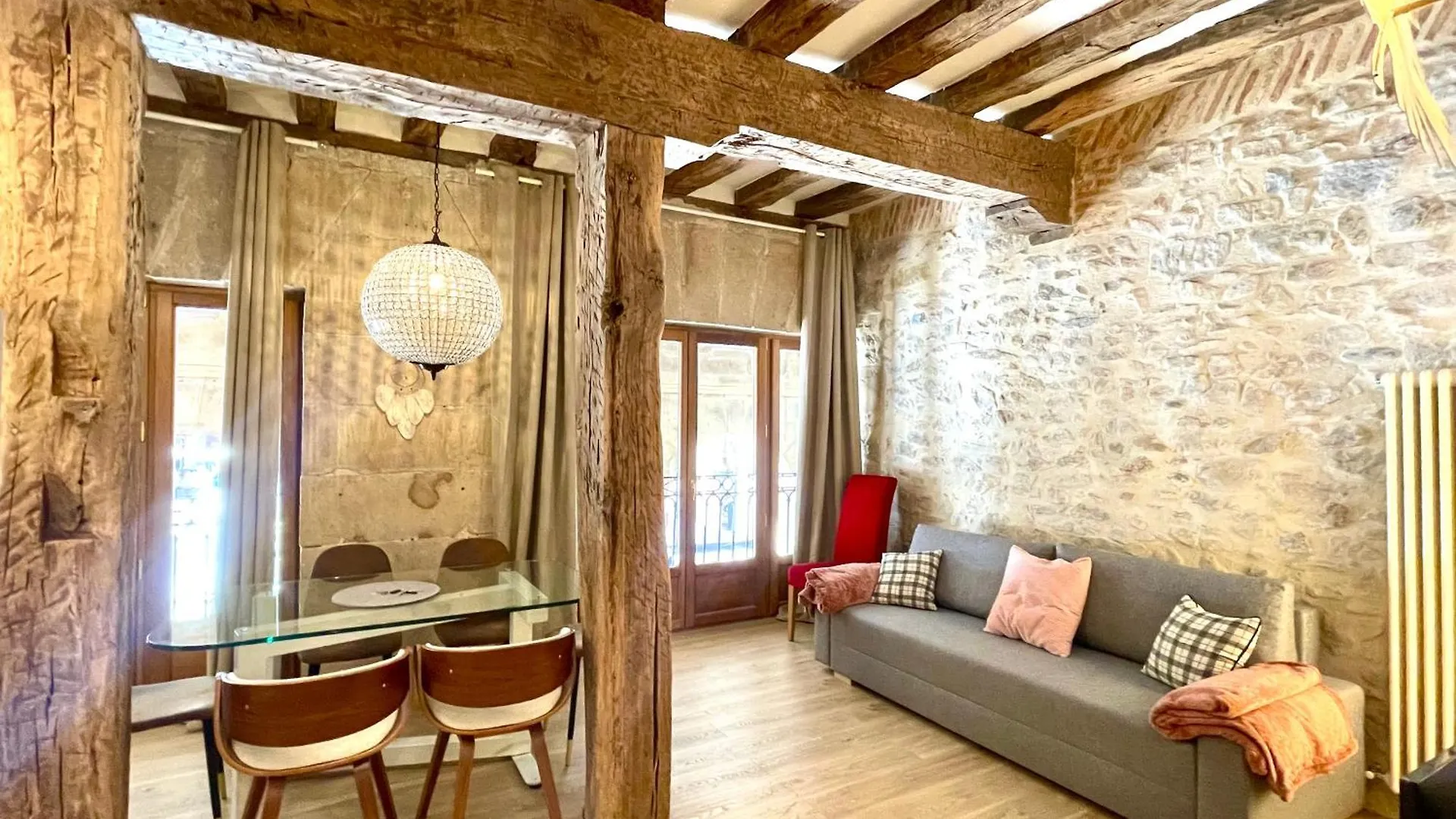 Lauramer Plaza Nueva location